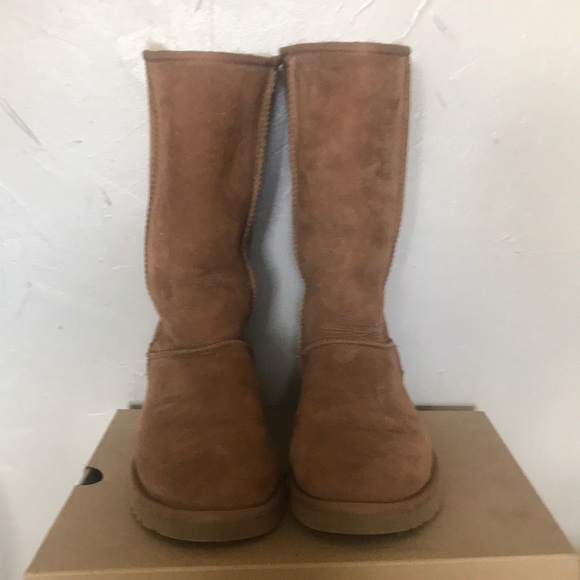 UGH boots - Picture 3 of 4